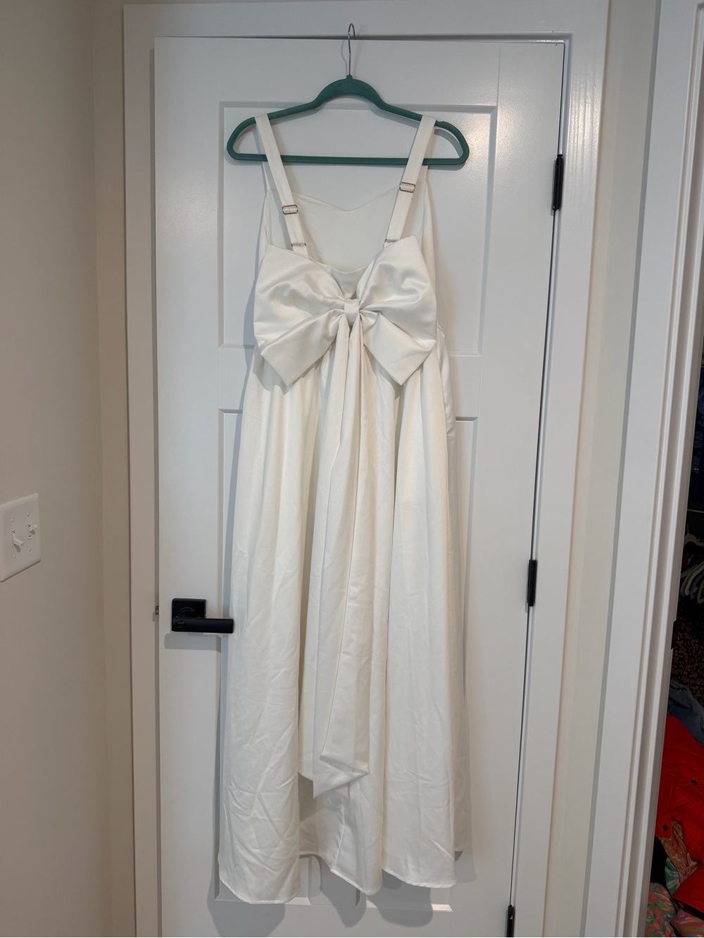 Bridal Elegant White Back Bow Women's Dress